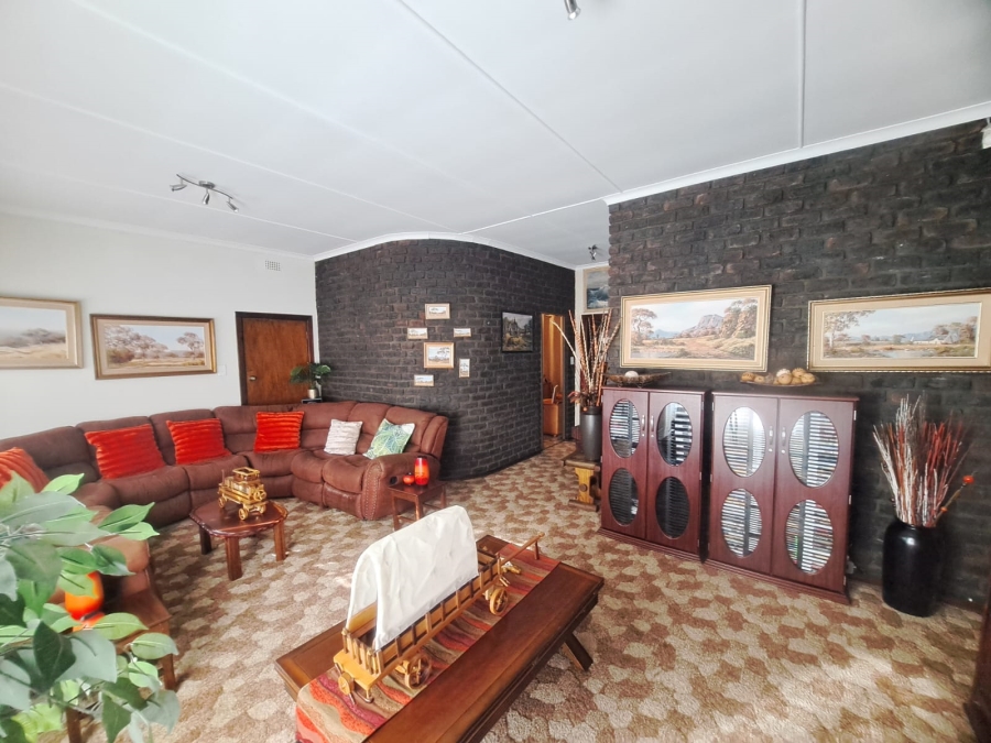 4 Bedroom Property for Sale in Safari Gardens North West